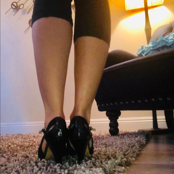 Franco Sarto black snakeskin 51/2 size shoes - Picture 3 of 7